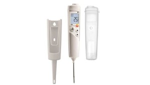 Termometr elektroniczny marki Testo model 106 w zestawie 
